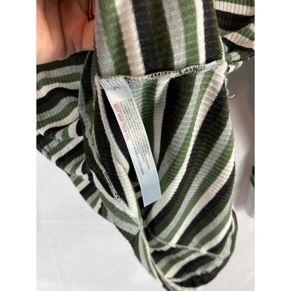 Free People Good on You Army Stripe Round Hem Striped Top Size Medium - Picture 5 of 9
